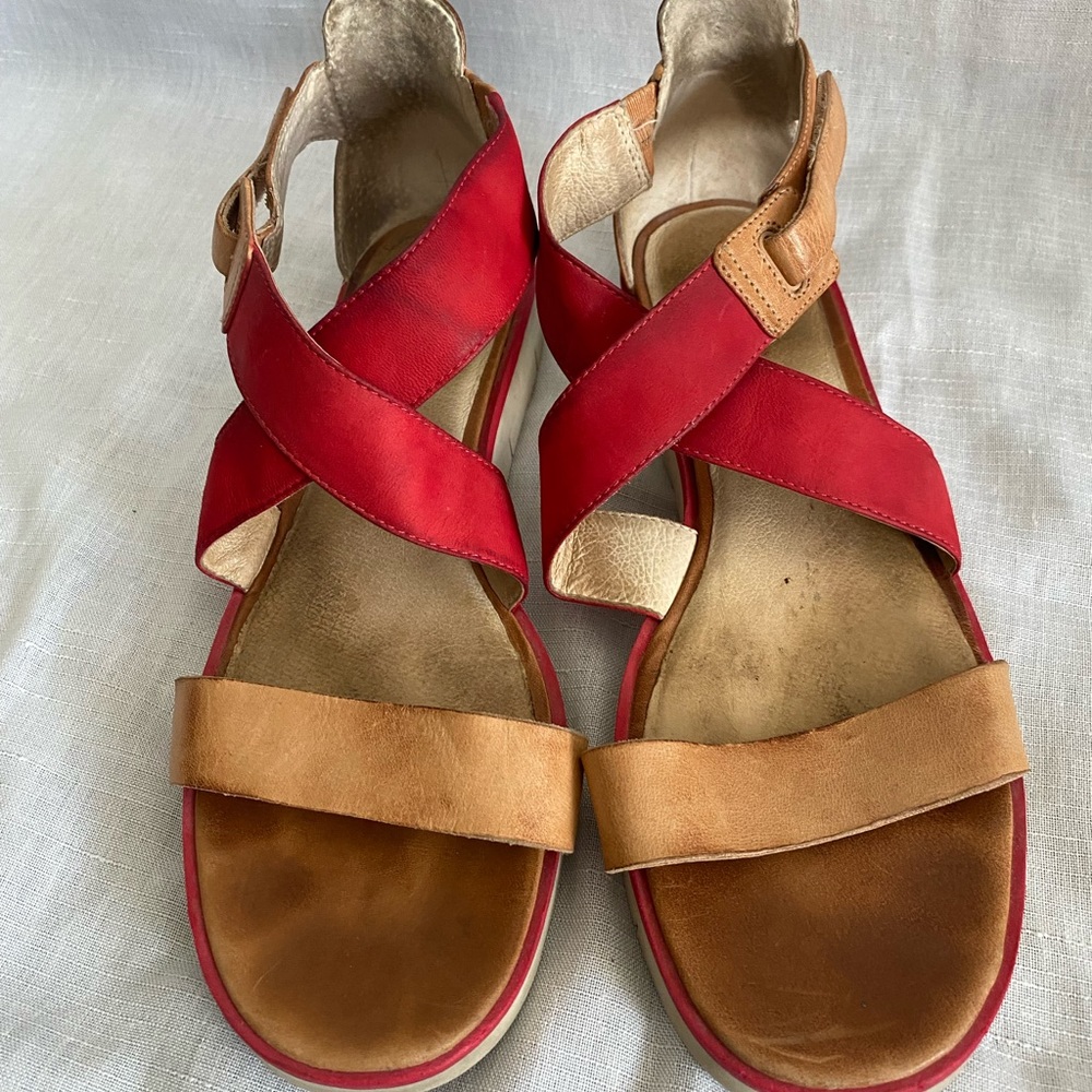 Tsubo Elijah womens sandals
